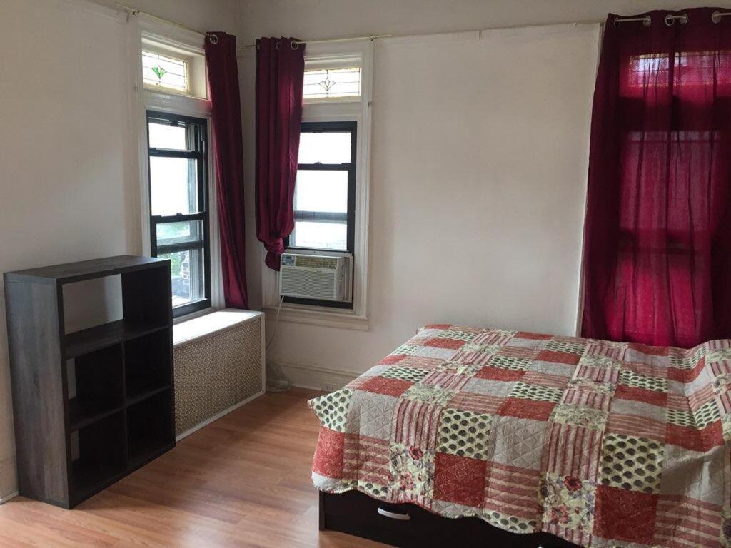 Two Bedroom Apartment In Queens Ню Йорк Екстериор снимка